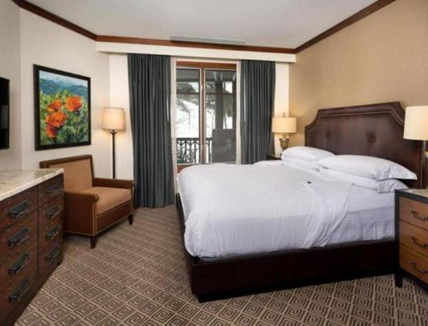 Aspen Ritz-Carlton 3 Bedroom Residence With Full Service Resort Amenities And True Ski In Ski Out Access hotel detail image 4
