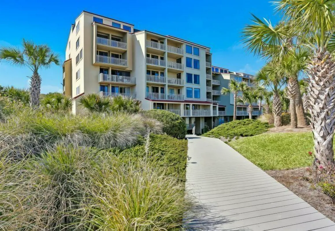 1362 Shipwatch hotel hero