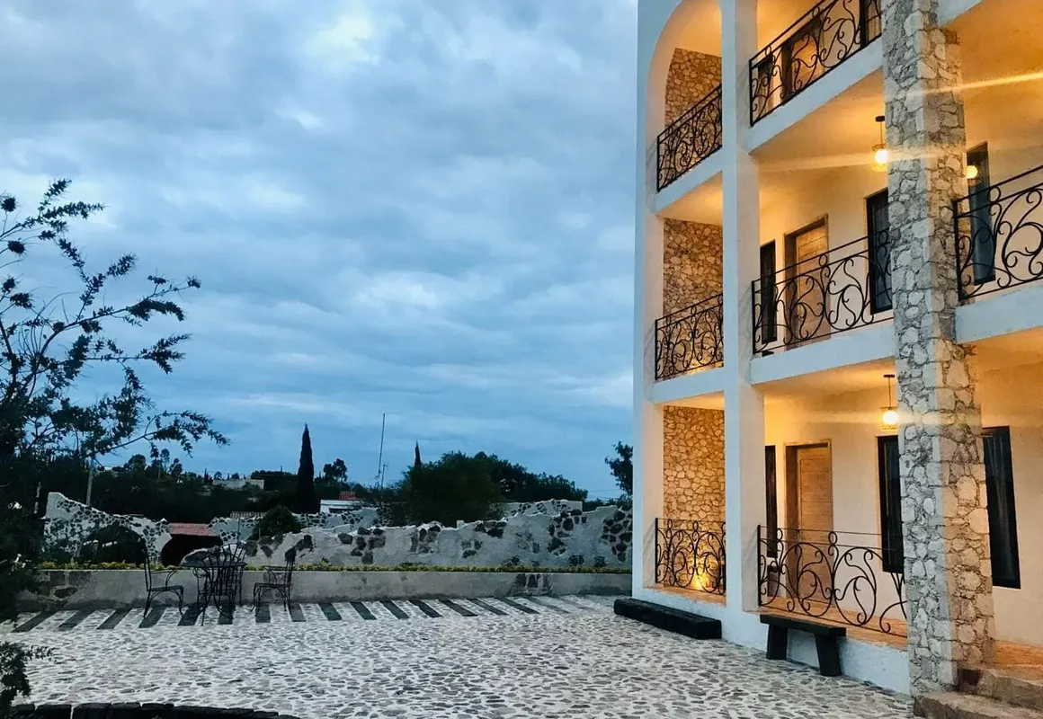 Hotel Montebello hotel hero