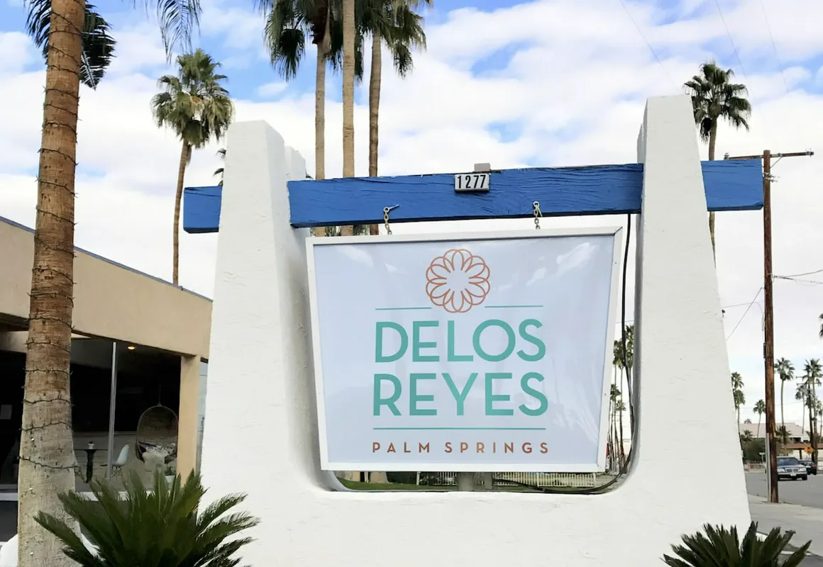 Delos Reyes Palm Springs hotel hero