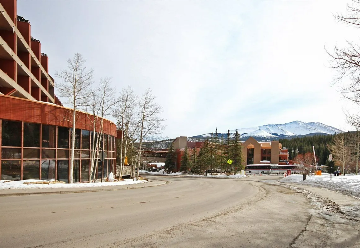 1Bd_Br_4308 hotel hero