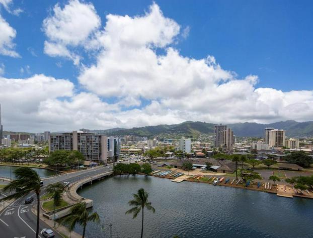 Modern Waikiki Sleek Studio hotel detail image 2