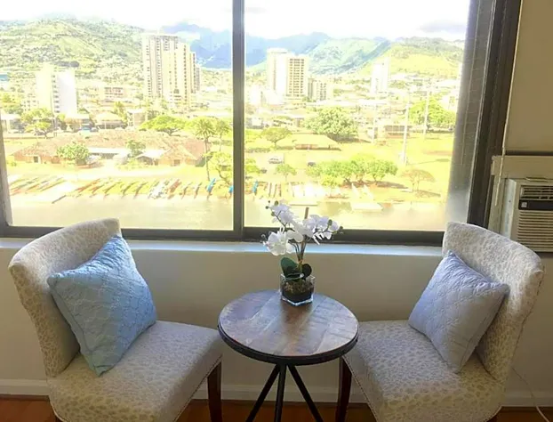 Modern Waikiki Sleek Studio hotel detail image 4