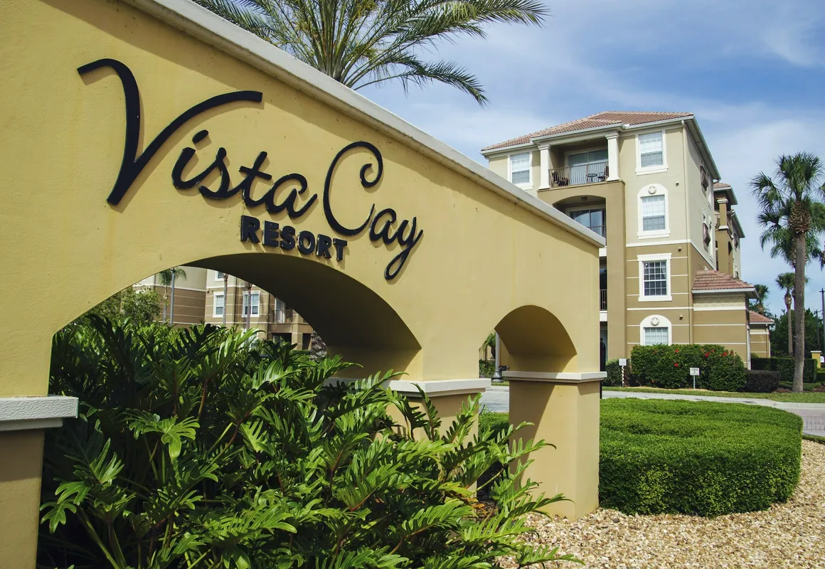 NEW Tastefully Designed Town Home. Close to Attractions, Steps From Convention Center! 3br/3ba #3vc138 hotel hero