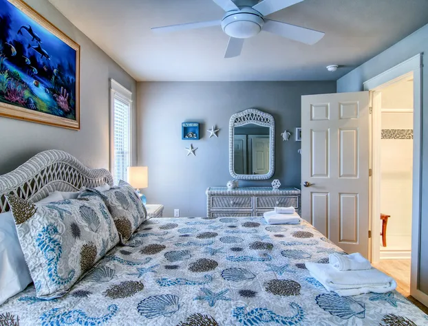 Courtyard #114 1 Bedroom Condo By Redawning hotel detail image 4