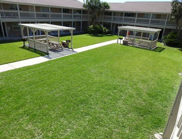 Courtyard #123 1 Bedroom Condo By Redawning hotel detail image 4