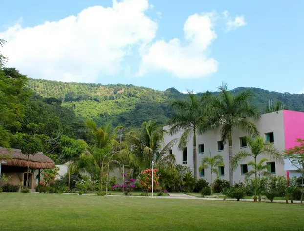 HI Huasteca Inn Hotel hotel detail image 3