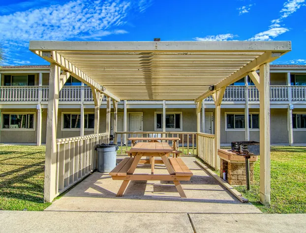 Courtyard #129 Studio Bedroom Condo By Redawning hotel detail image 4