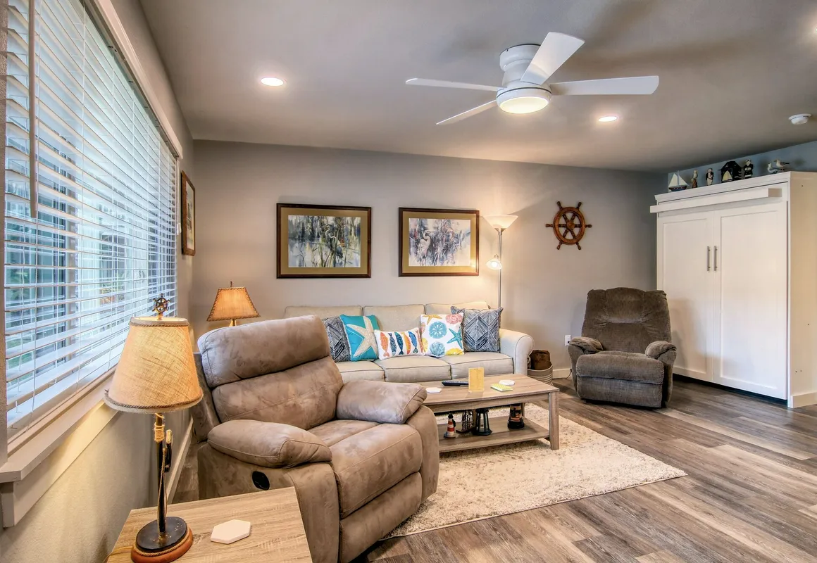 Courtyard #107 1 Bedroom Condo By Redawning hotel hero