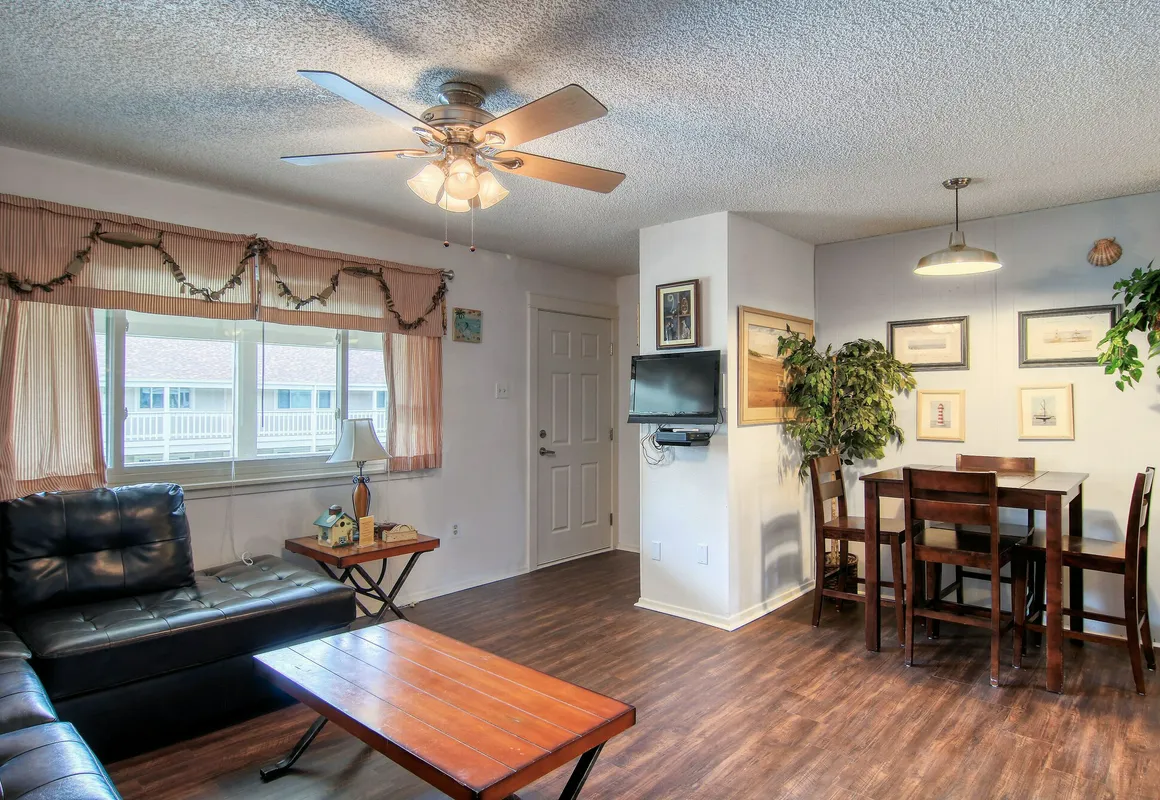 Courtyard #209 1 Bedroom Condo By Redawning hotel hero