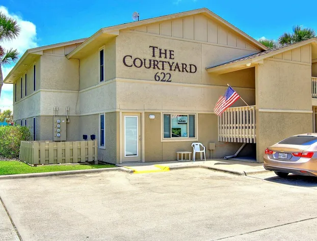 Courtyard #209 1 Bedroom Condo By Redawning hotel detail image 1