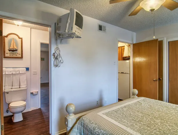 Courtyard #209 1 Bedroom Condo By Redawning hotel detail image 3