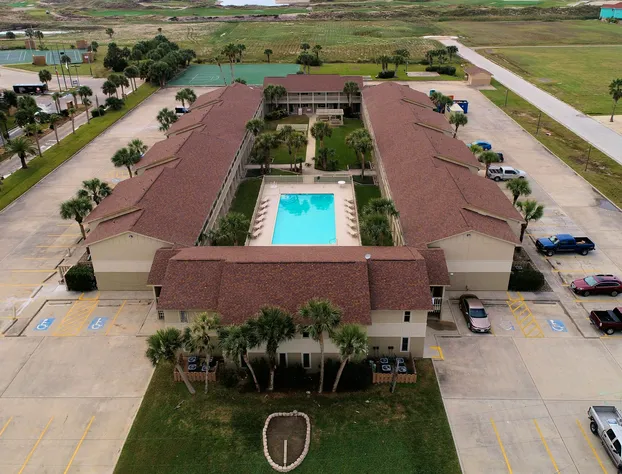 Courtyard #212 1 Bedroom Condo By Redawning hotel detail image 2