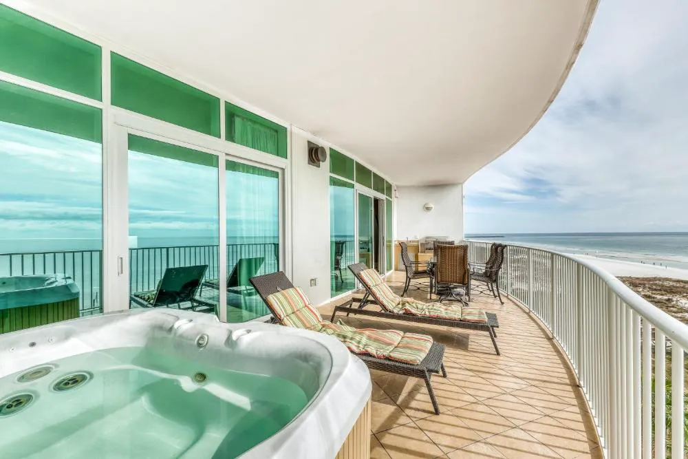 Turquoise C407 hotel hero