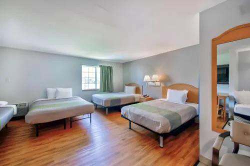 Oyo Townhouse SulphurLA Extended Stay I-10 hotel detail image 2