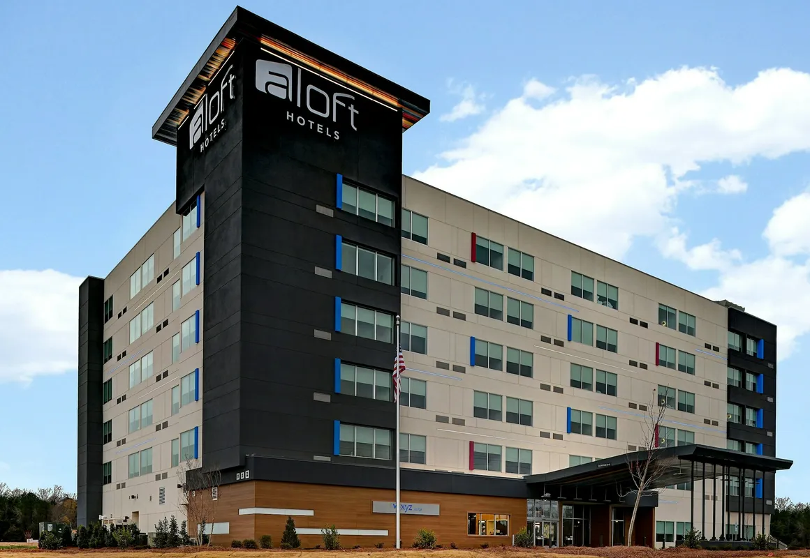 Aloft Mooresville hotel hero