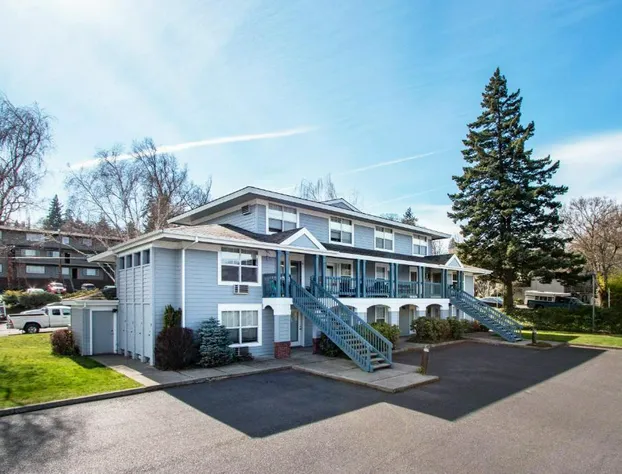 09 Lodge hotel detail image 3