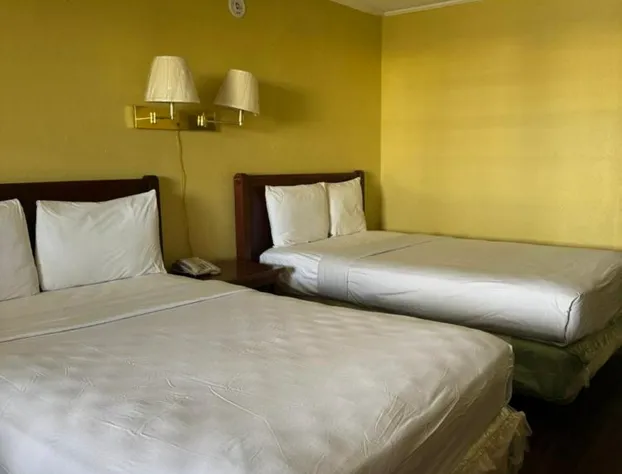 Evergreen Plaza Inn hotel detail image 3