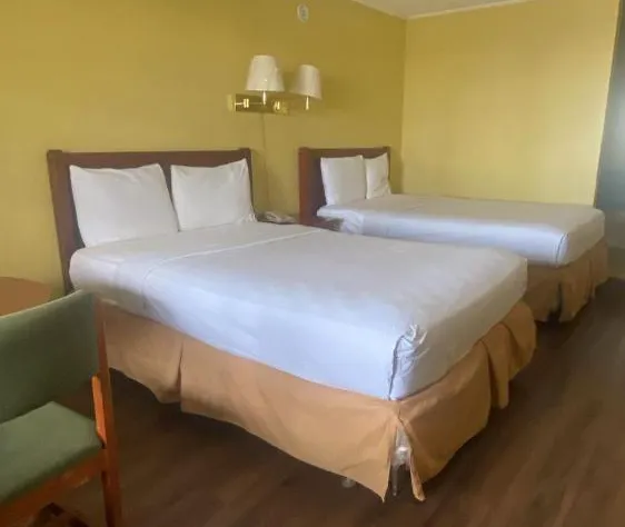 Evergreen Plaza Inn hotel detail image 4