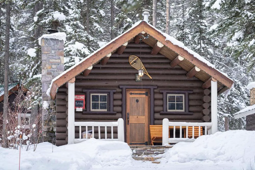 Storm Mountain Lodge Cabins & Dining hotel hero