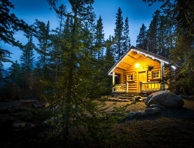 Storm Mountain Lodge Cabins & Dining hotel detail image 1