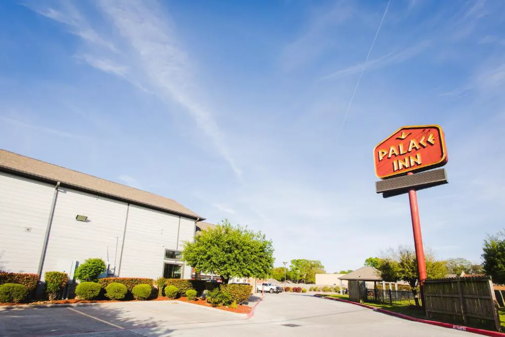 Palace Inn Baytown Spur TX-330 hotel hero