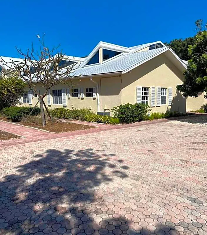 Bahia Bay Resort hotel hero