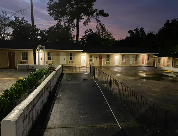 Budget Inn hotel detail image 3