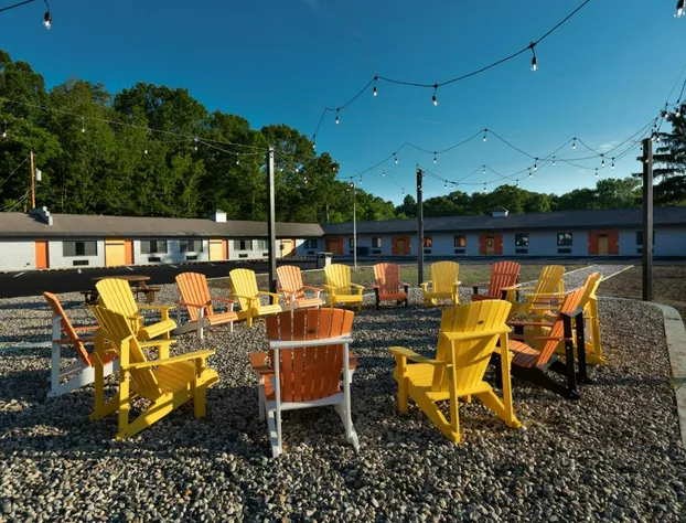 4411 Inn & Suites hotel detail image 1