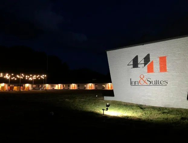 4411 Inn & Suites hotel detail image 2