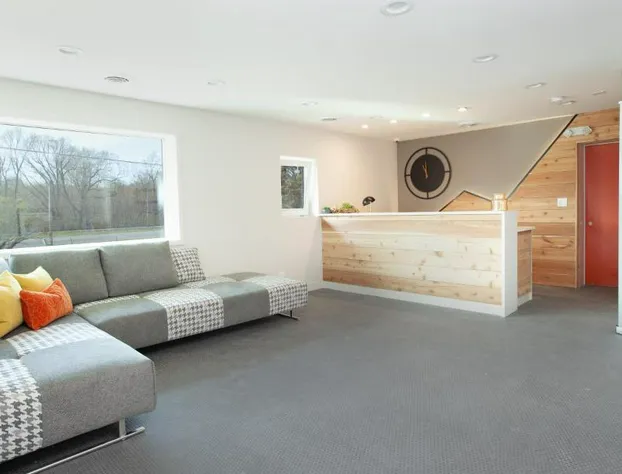 4411 Inn & Suites hotel detail image 4