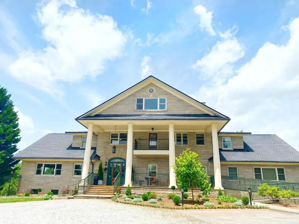 SKYLARANNA Resort & Spa hotel hero