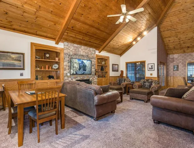 Rock Front Lodge hotel detail image 3