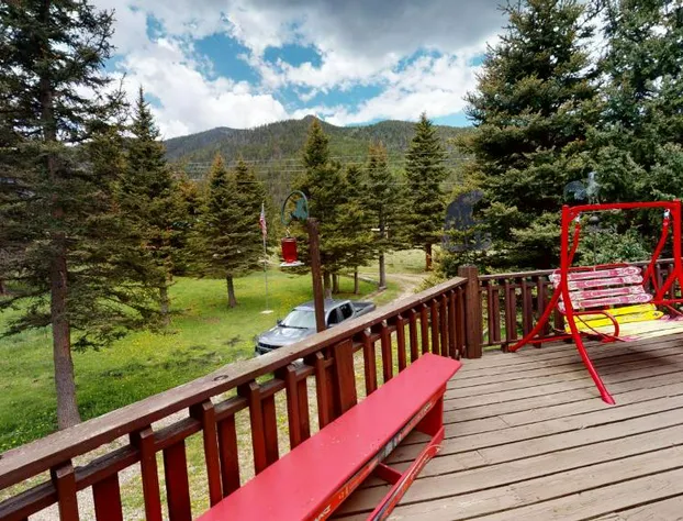 Standing Bear Lodge With High Speed Wifi hotel detail image 1