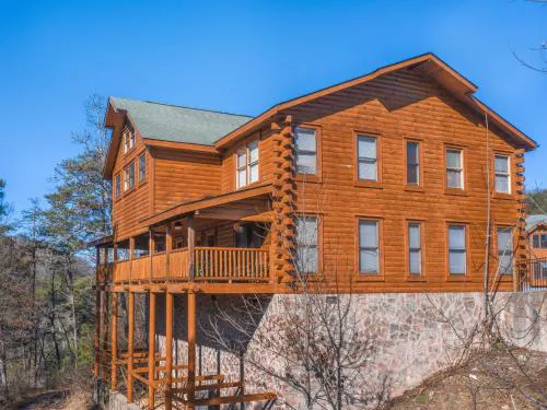 Moonlight Lodge 8 Bedrooms Hot Tub Wi-Fi Pool Sleeps 40 hotel detail image 2