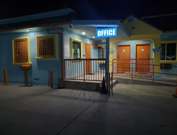 Sunrise Inn hotel detail image 1