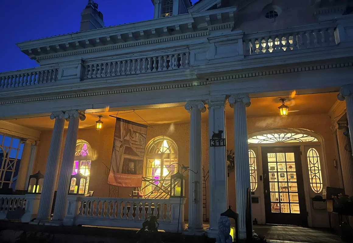 Pendleton House Historic Inn and B&B hotel hero