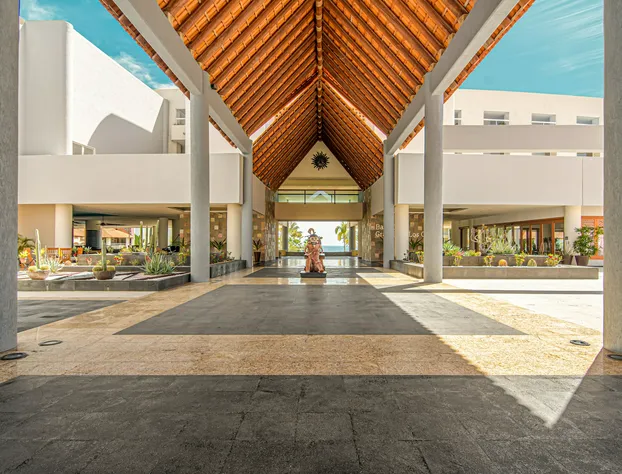 GR Solaris Lighthouse Los Cabos hotel detail image 1