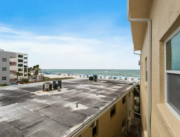 Beach View - Balcony - 2 Queen - Surf Song #350 hotel detail image 1