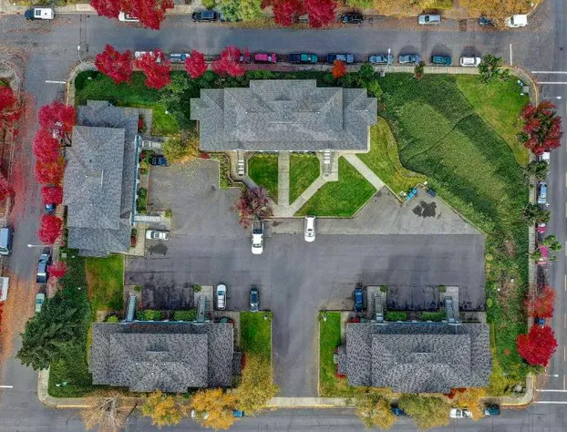 15 Lodge hotel detail image 1