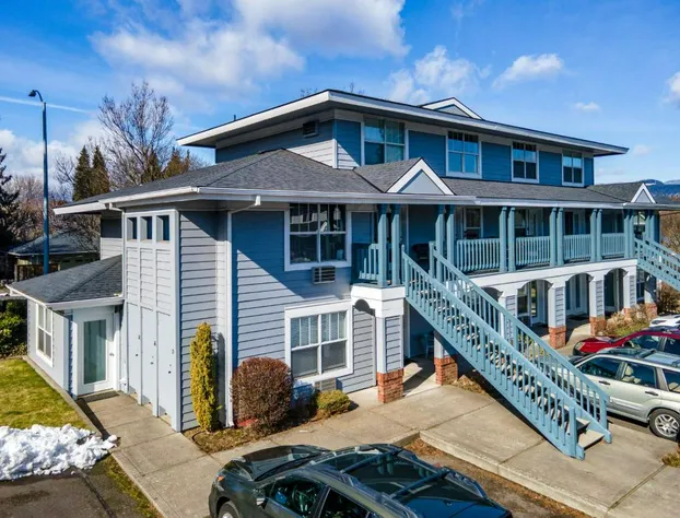 15 Lodge hotel detail image 4