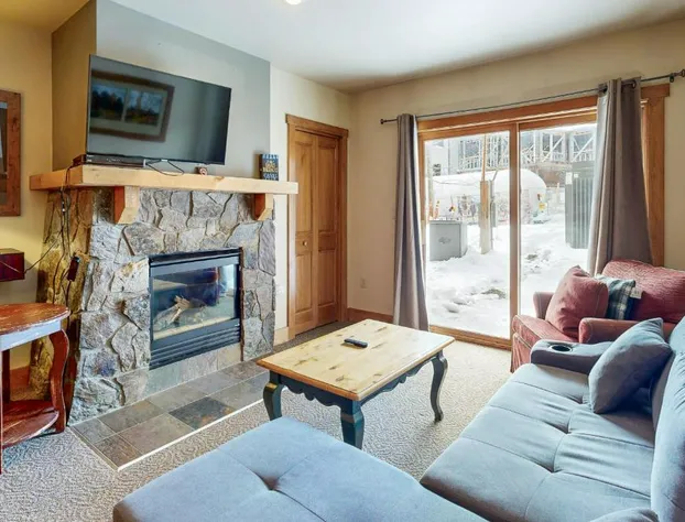 Red Hawk Lodge 2200 hotel detail image 2