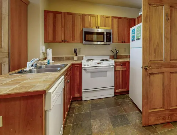 Red Hawk Lodge 2200 hotel detail image 4