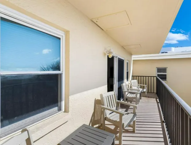 Direct Oceanfront - 4 Queen Beds - Surf Song #241 hotel detail image 2