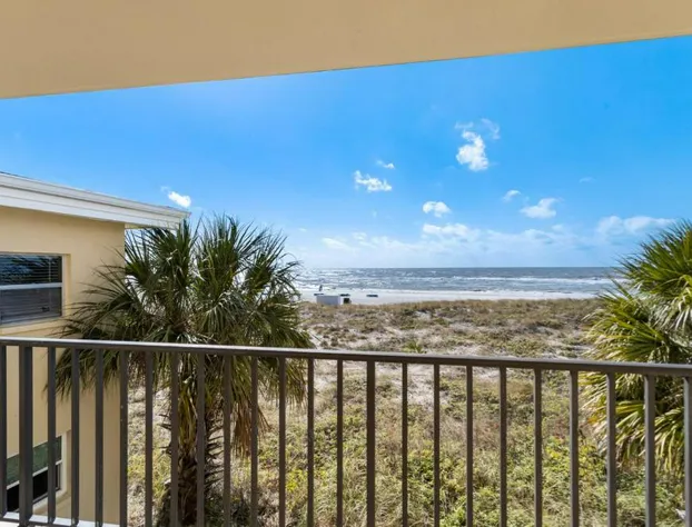 Direct Oceanfront - 4 Queen Beds - Surf Song #241 hotel detail image 3