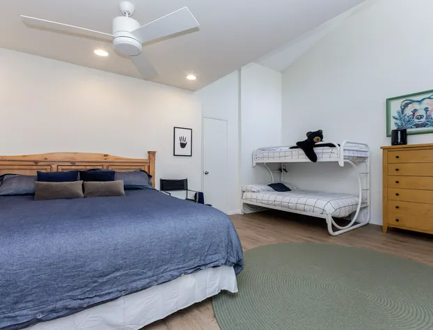 Crestview B44 hotel detail image 3