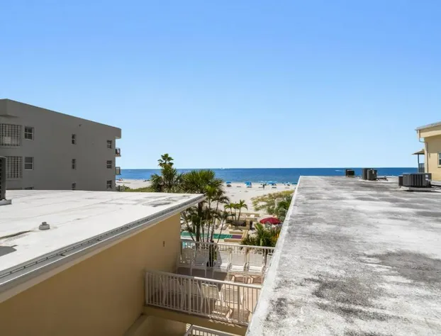 1br 1b Beach View - King - Surf Song #333 hotel detail image 2