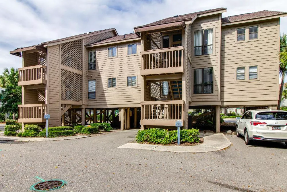 Moorings 0506 by RedAwning hotel hero