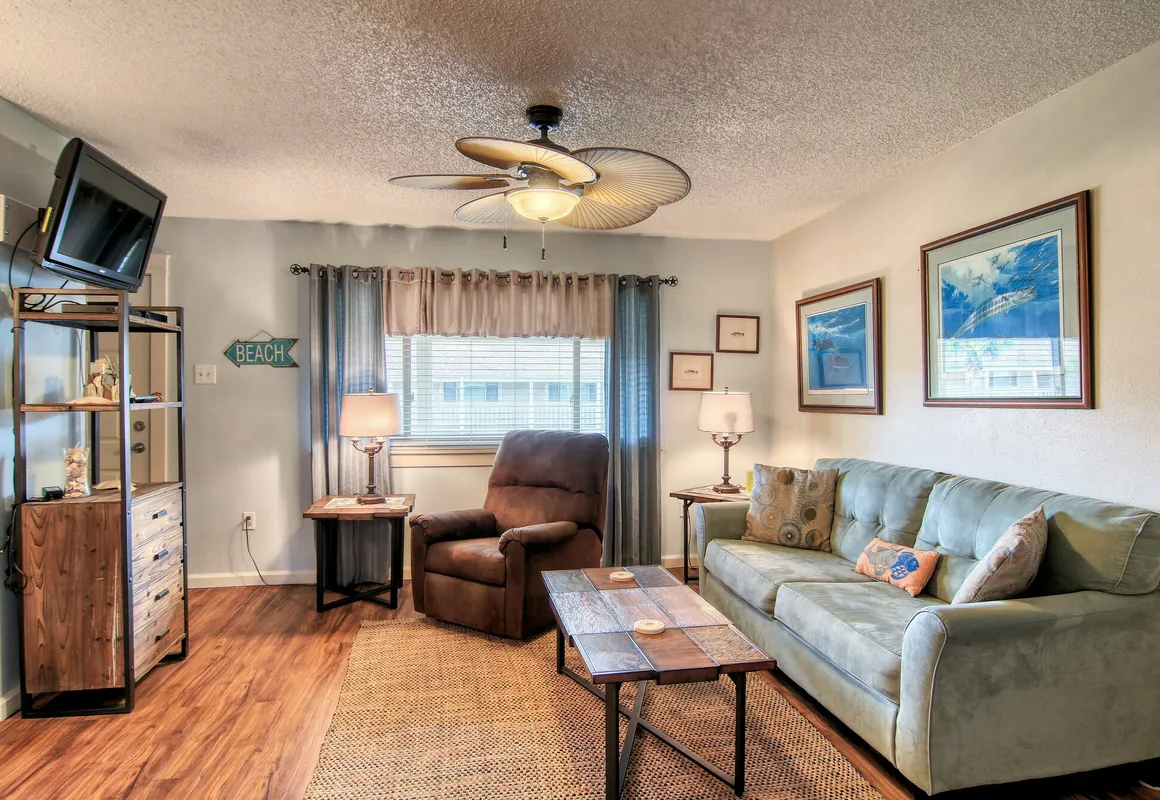 Courtyard #223 1 Bedroom Condo By Redawning hotel hero