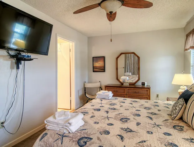 Courtyard #223 1 Bedroom Condo By Redawning hotel detail image 4